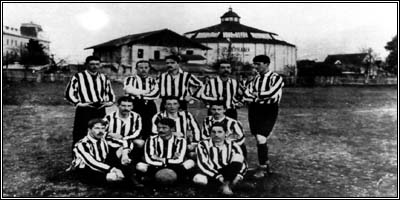 The wooden rotunda on the exhibitions grounds in 1896. From the private
collection of Martin Bitschnau.